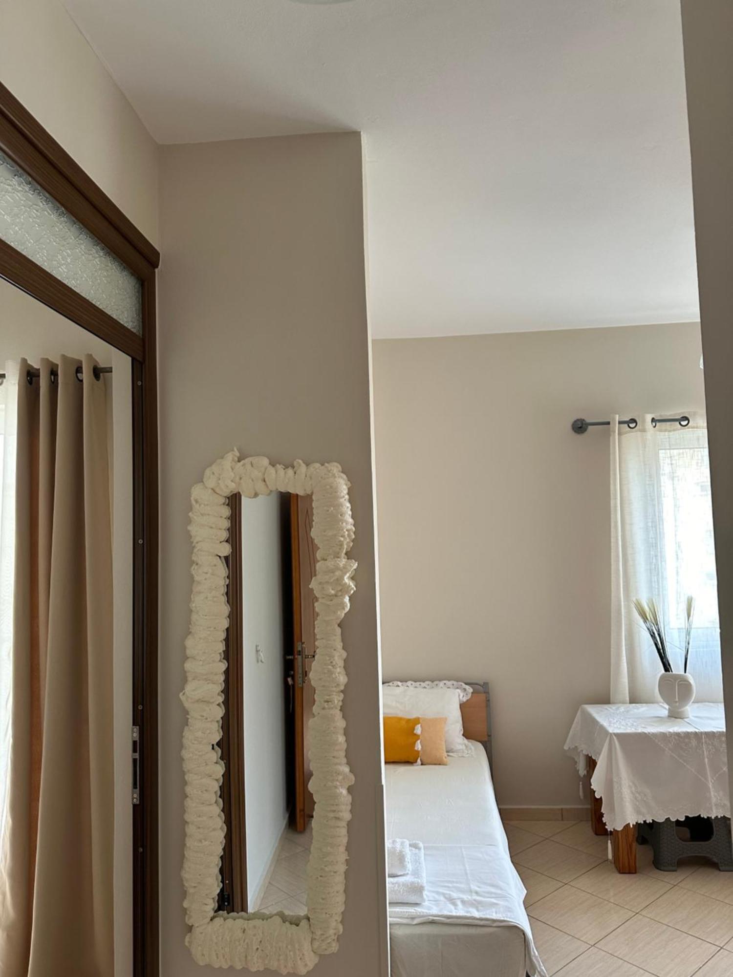 Vila Lemon Tree Sarandë Eksteriør billede